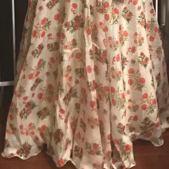 Floor length long frock - Picture 3 of 3